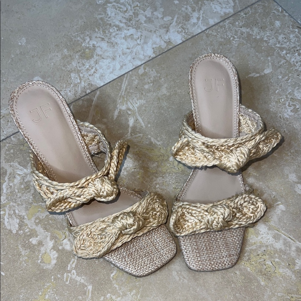 💕New JustFab Beige Braided Sandals💕